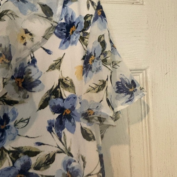 NWOT Perseption Concept Blue Floral Knit Top With Chiffon Ruffle on front - Picture 5 of 6